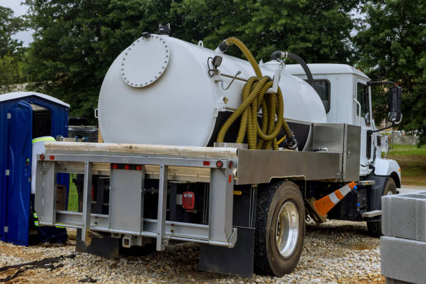 Best Portable restroom trailer rental  in Metamora, IL